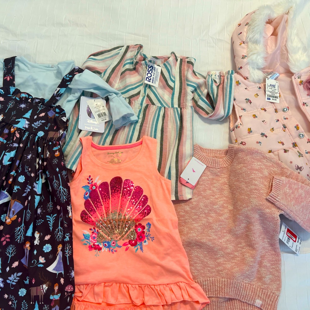Lot size 5 girls clothes